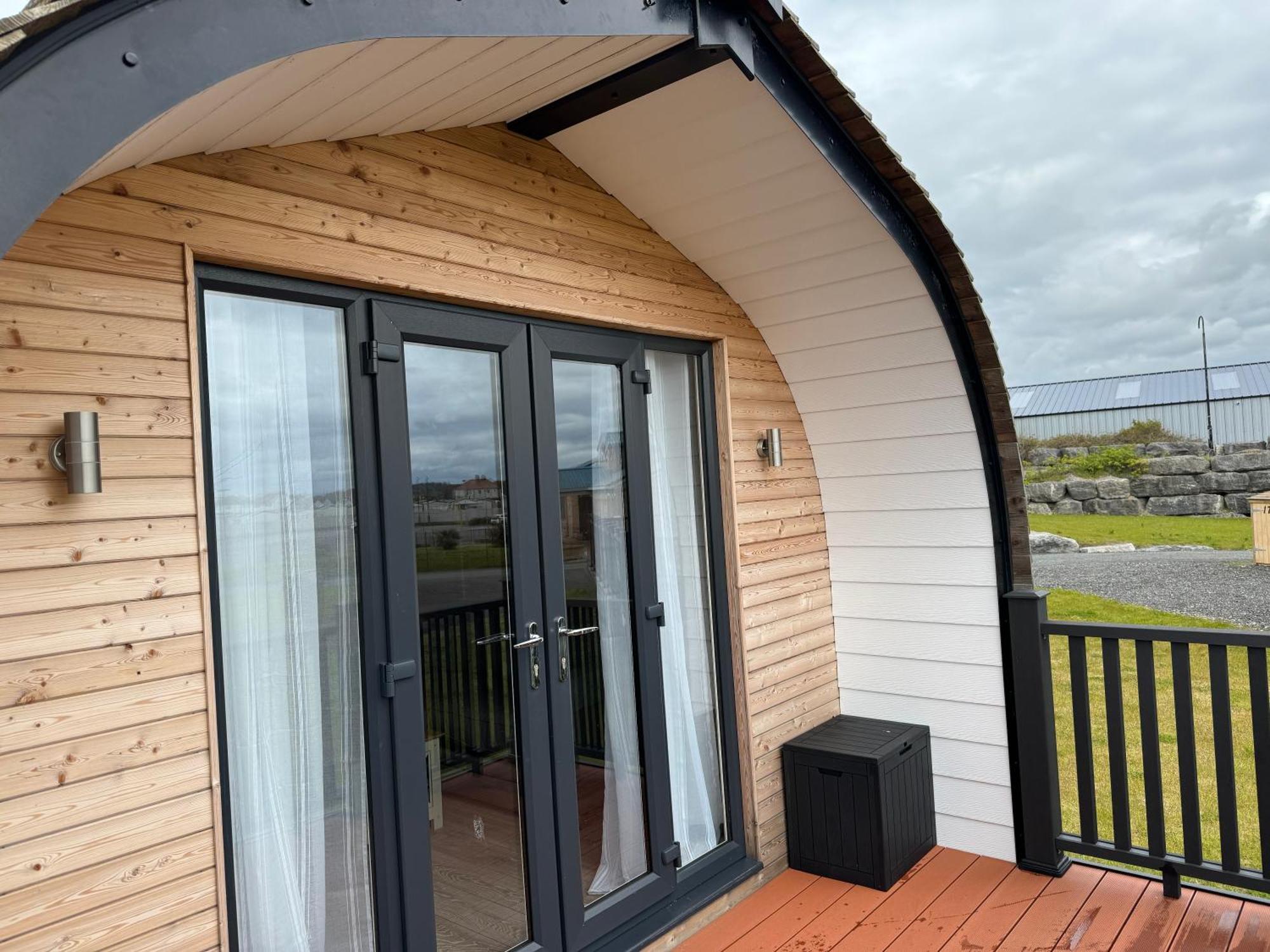 Ffrith Beach Glamping With Hot Tub Hotel Престатин Екстериор снимка