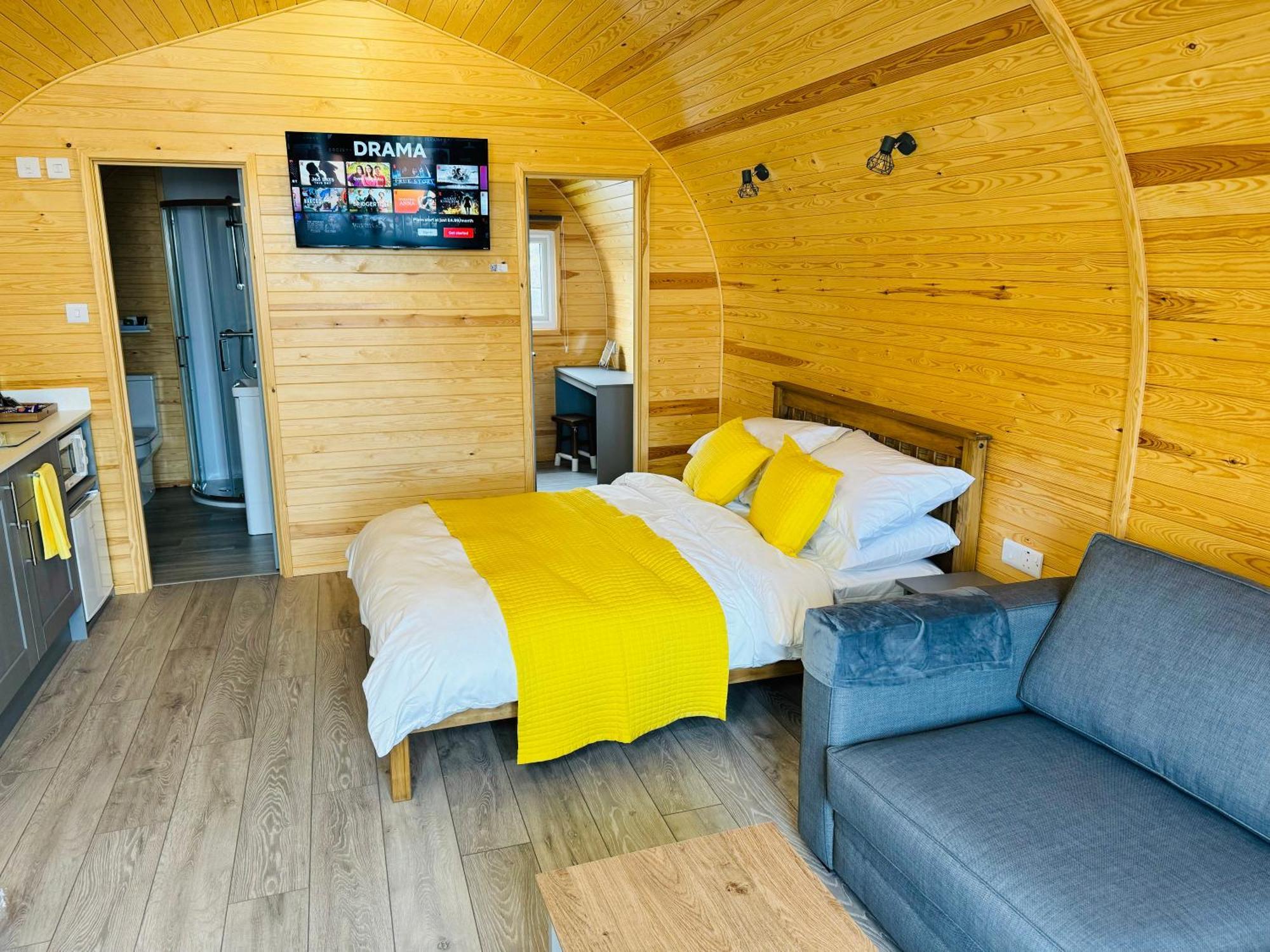 Ffrith Beach Glamping With Hot Tub Hotel Престатин Екстериор снимка