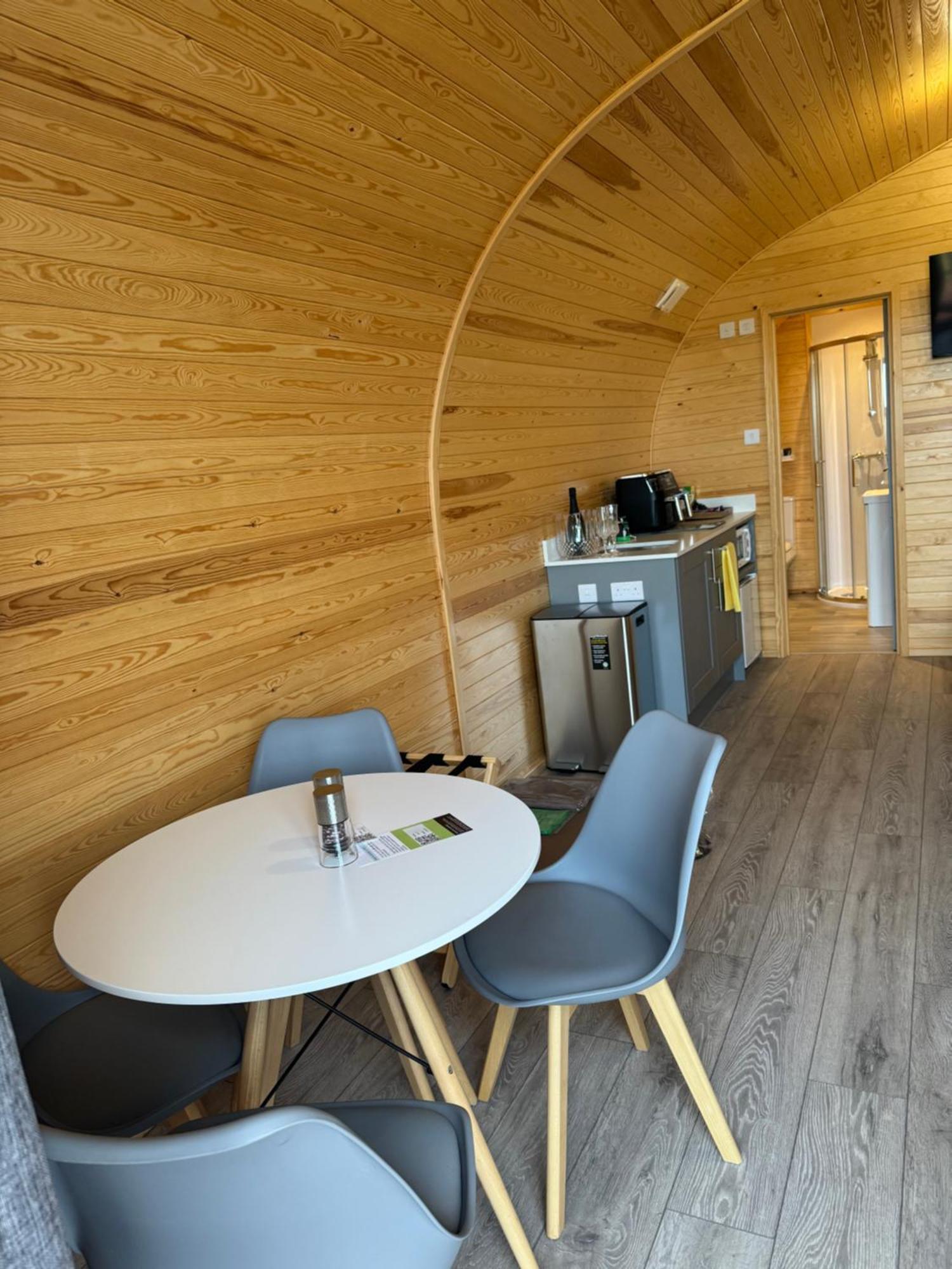 Ffrith Beach Glamping With Hot Tub Hotel Престатин Екстериор снимка