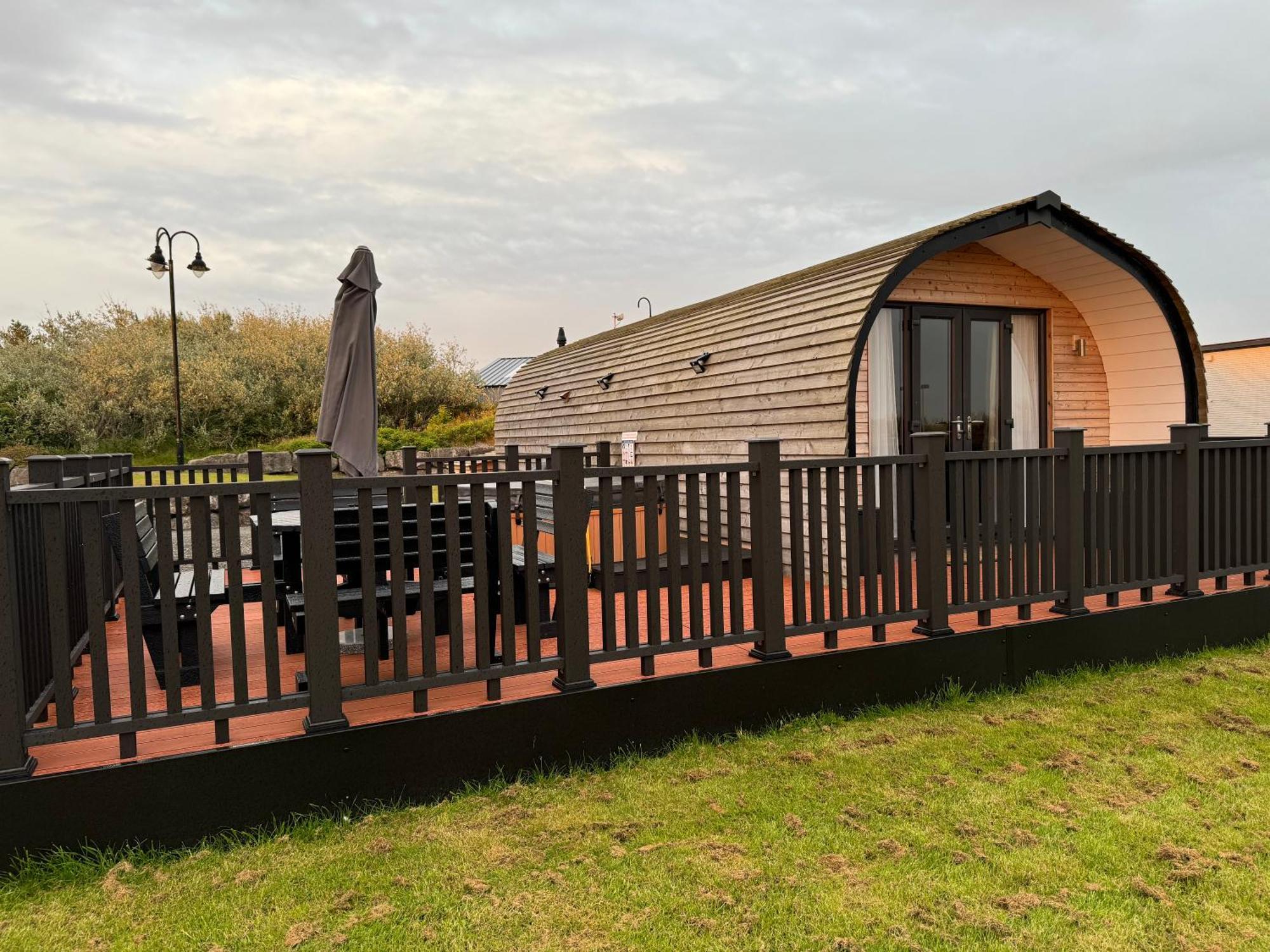 Ffrith Beach Glamping With Hot Tub Hotel Престатин Екстериор снимка
