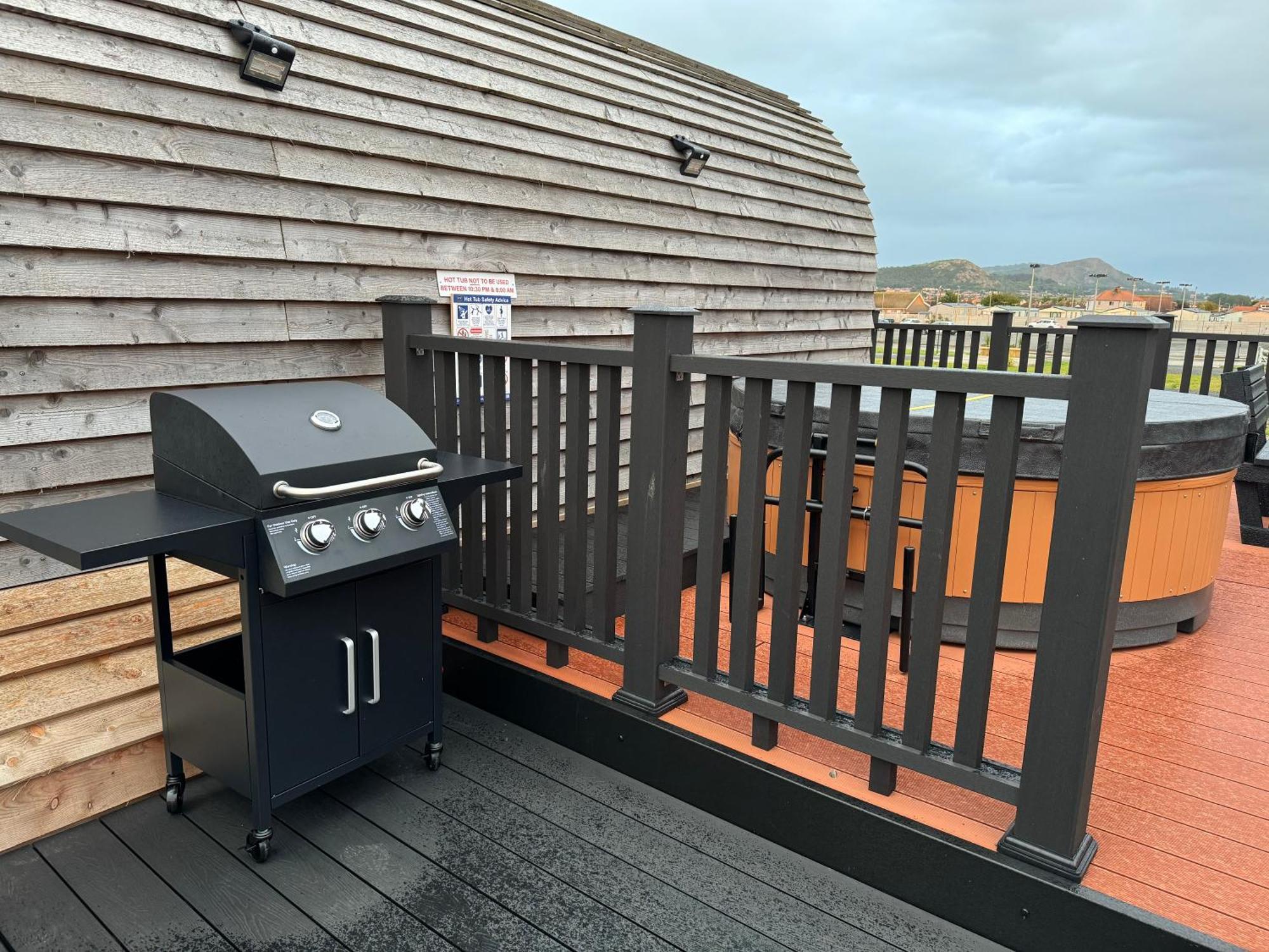 Ffrith Beach Glamping With Hot Tub Hotel Престатин Екстериор снимка